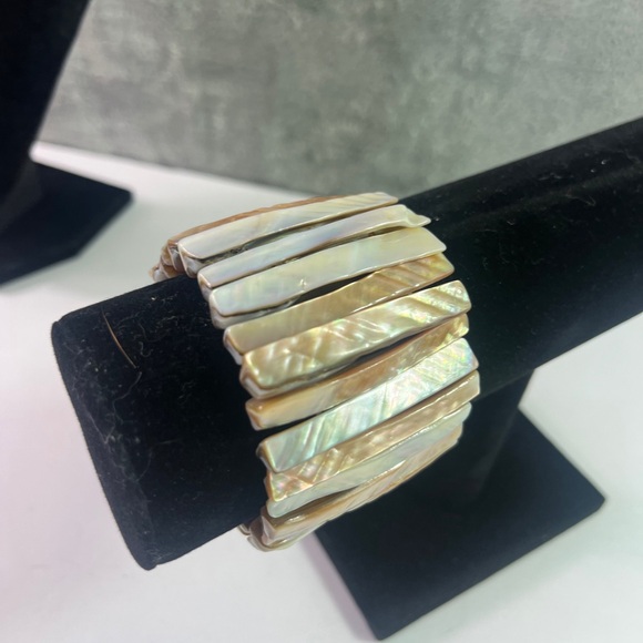 Chunky Wide Abalone Shell Stretch Bracelet Coastal Mermaid core Beach Runway - Picture 2 of 5